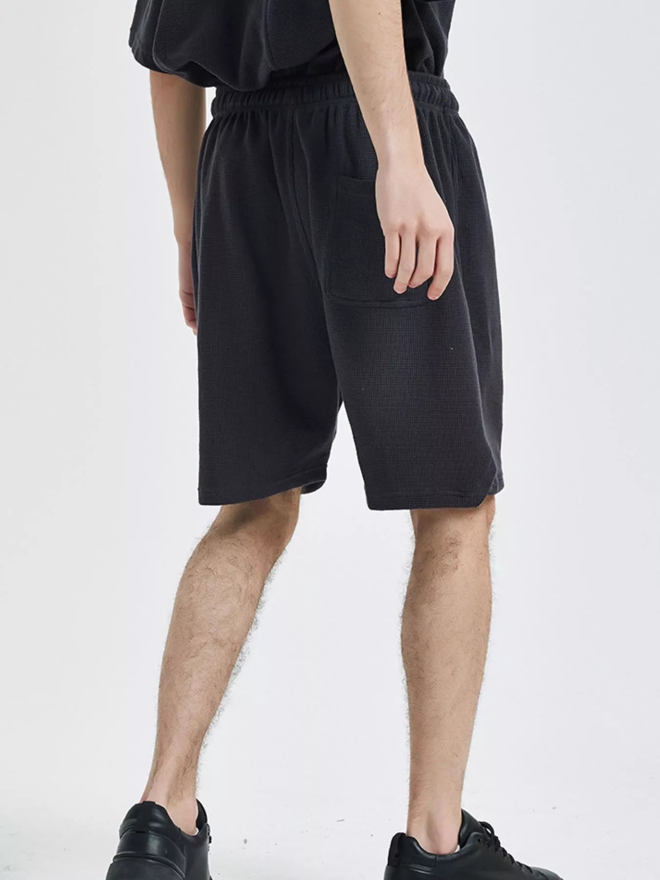 Back of Trendbye Men's Loose Fit Shorts