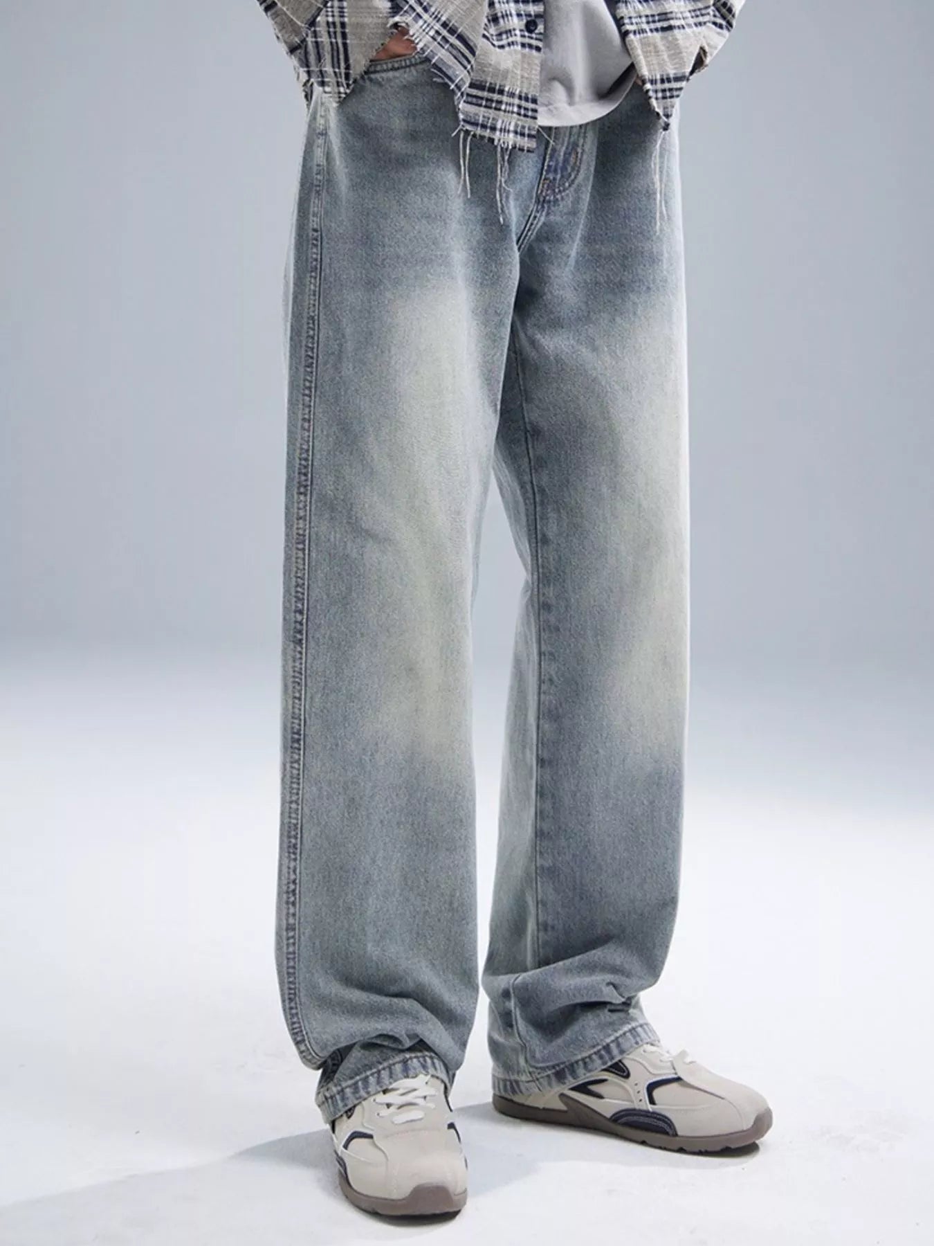 Trendbye Men's Wash Loose Fit light blue jeans 