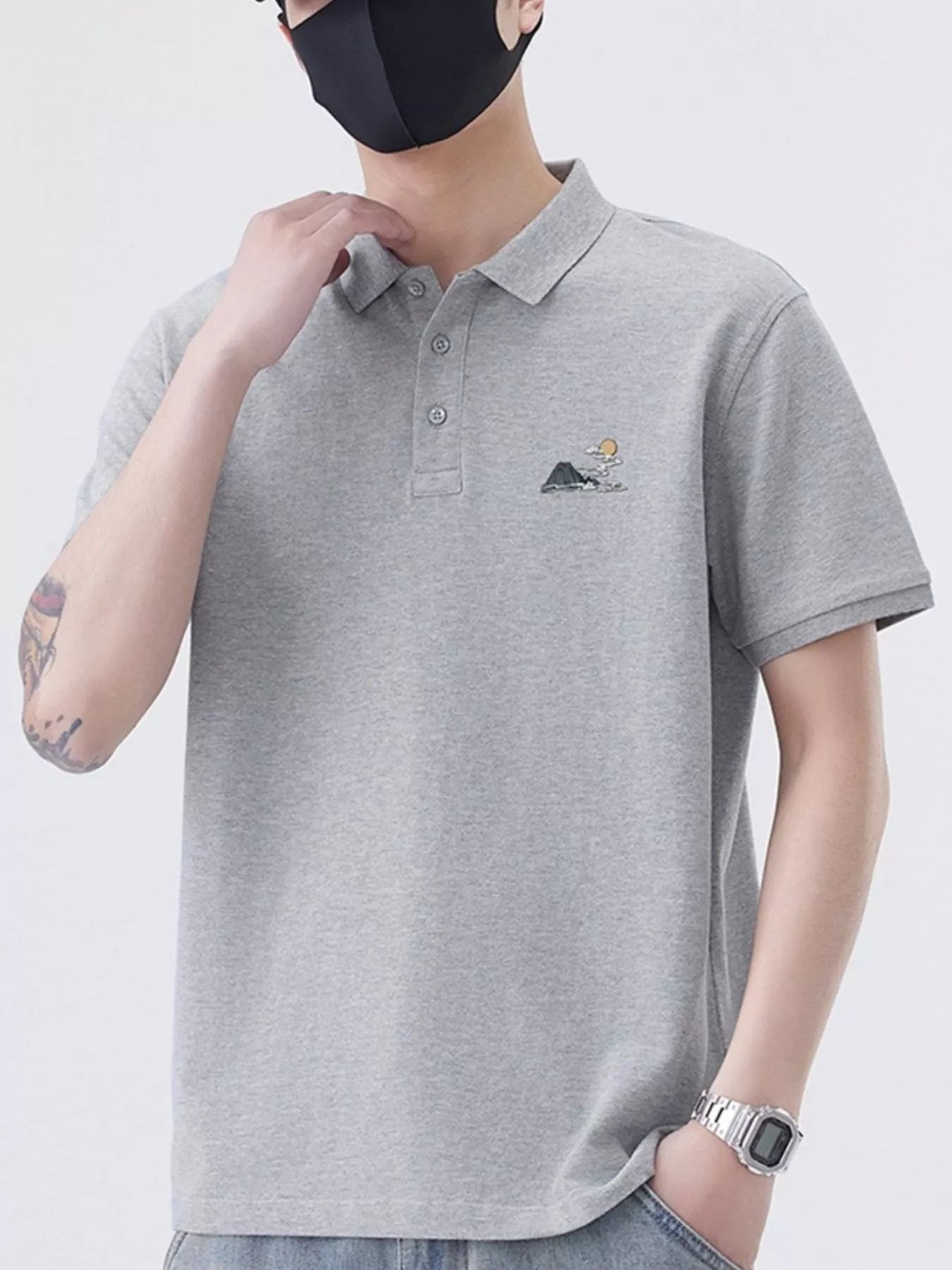Trendbye Men's wearing a gray polo shirt 