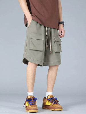 Trendbye Men's wearing a green cargo shorts