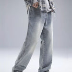 Trendbye Men's wearing light gray jeans 
